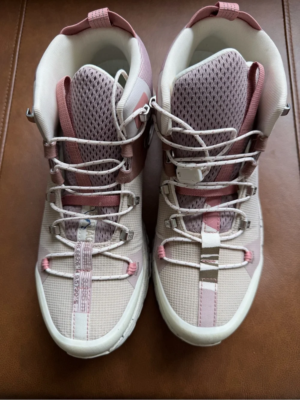 On Cloudtrax Hiking Boot Hi Waterproof Women's Hiking Running Shoe Size 8.5 Rose